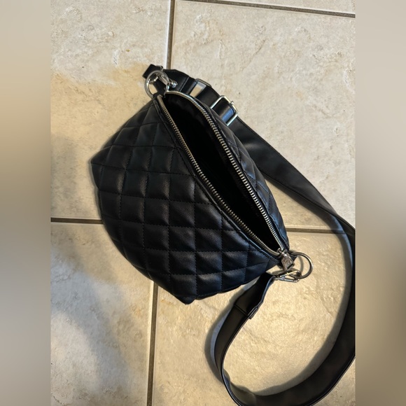 STEVE MADDEN black leather silver buckles Crossbody Bag - Picture 2 of 4